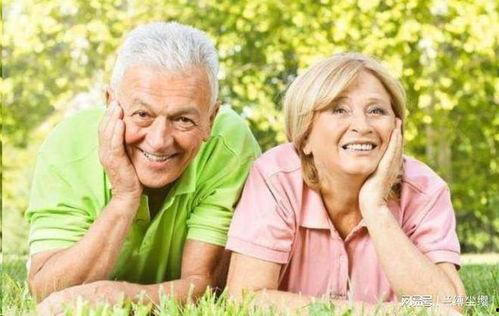 95岁老人吃毛瓜,揭秘长寿秘诀