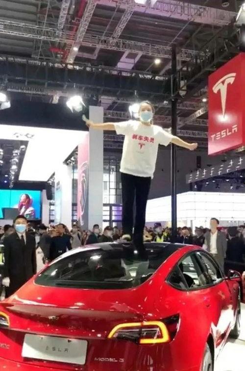 直播讲车吃瓜,揭秘网红直播背后的故事