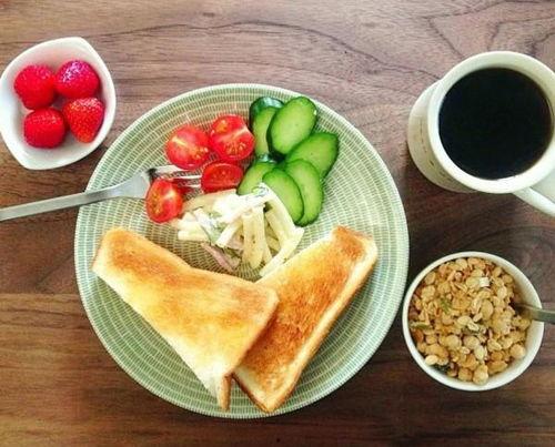 过年在家吃大瓜