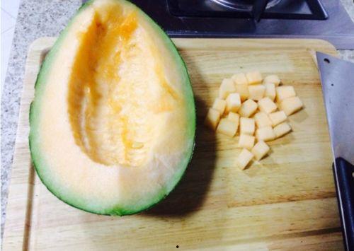 哈密瓜怎样吃才更甜,解锁最甜食用之道