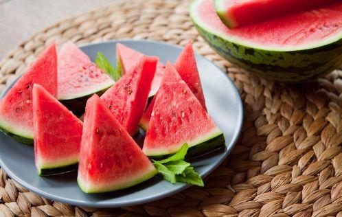 小板凳吃瓜群众,揭秘网络围观背后的社会现象