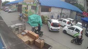 警察抓捕吃瓜群众,抓捕中的吃瓜群众众生相