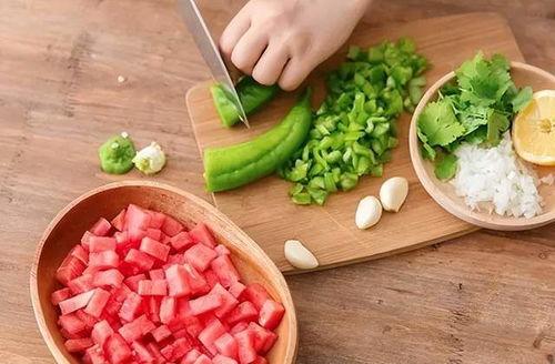 吃瓜的另类写法,揭秘吃瓜群众的另类生活