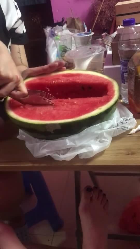 宿舍吃瓜日常,揭秘校园里的八卦风云