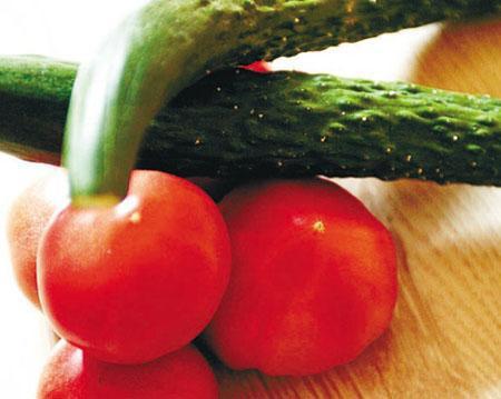 西红柿和小瓜在一起吃,营养搭配新主张