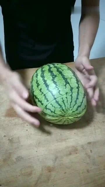 吃瓜吃成艺术,吃瓜吃出艺术新境界