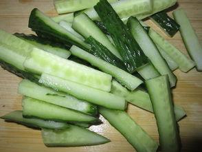 河虾吃瓜,一场生态美食的盛宴