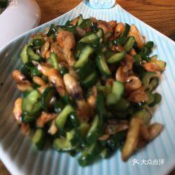 河虾吃瓜,一场生态美食的盛宴