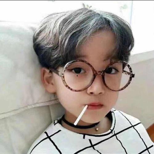 吃瓜的头像照片男生,揭秘吃瓜男孩的校园生活